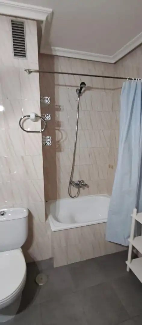 Bany de Pis en venda en Puertollano amb Aire condicionat, Calefacció i Terrassa