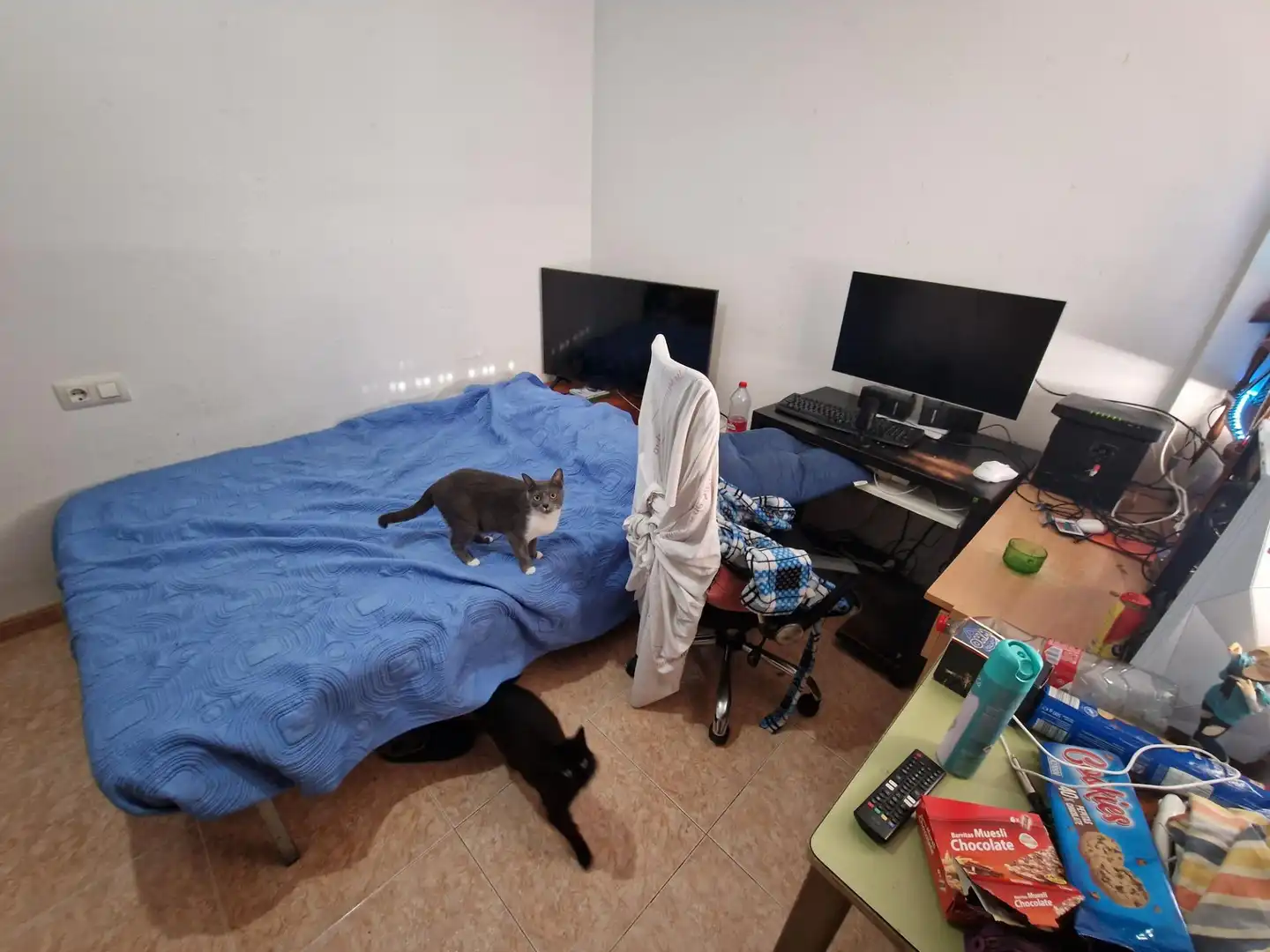 Habitación de Apartamento en venta en Águilas con Balcón