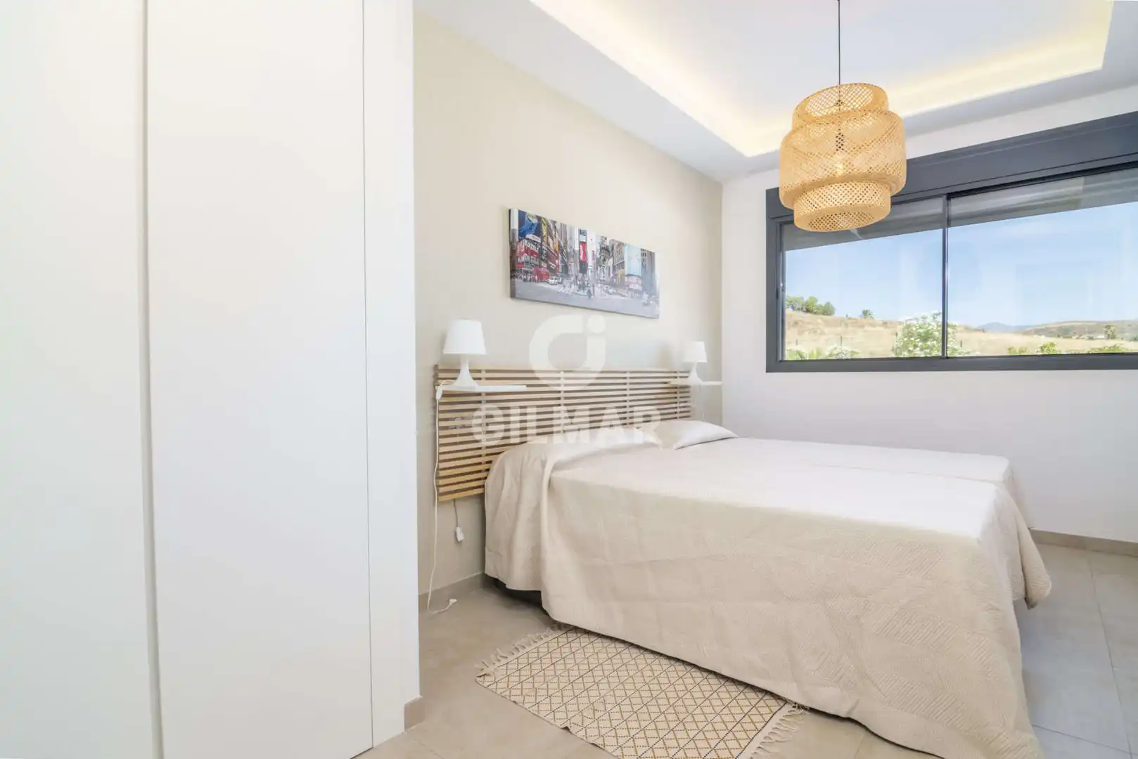 Dormitori de Apartament en venda en Estepona amb Calefacció, Traster i Piscina
