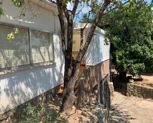 Vista exterior de Casa o xalet en venda en Navahondilla amb Terrassa, Traster i Piscina