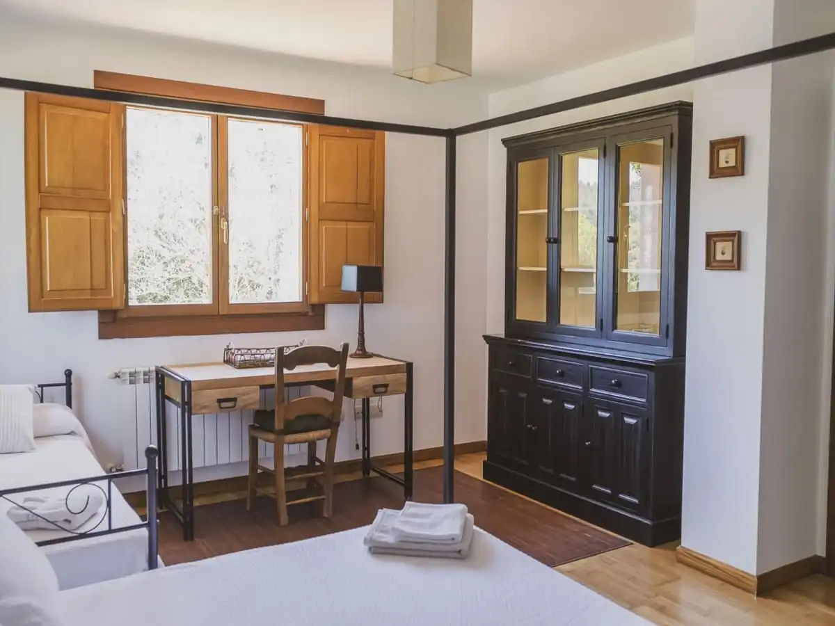 Dormitori de Casa o xalet en venda en Llanes amb Calefacció, Jardí privat i Terrassa