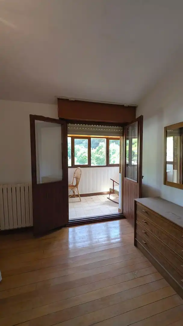 Wohnung zum Verkauf in Vega de Pas mit Heizung, Abstellraum und Möbliert