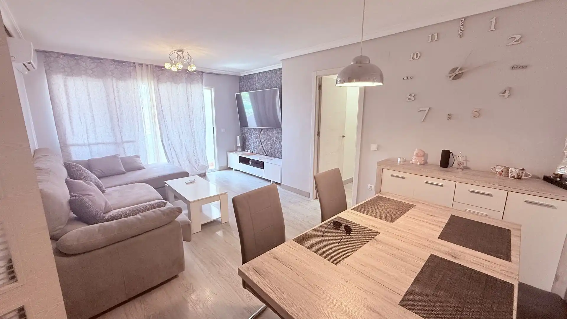 Sala de estar de Piso en venta en Benidorm con Aire acondicionado, Calefacción y Amueblado