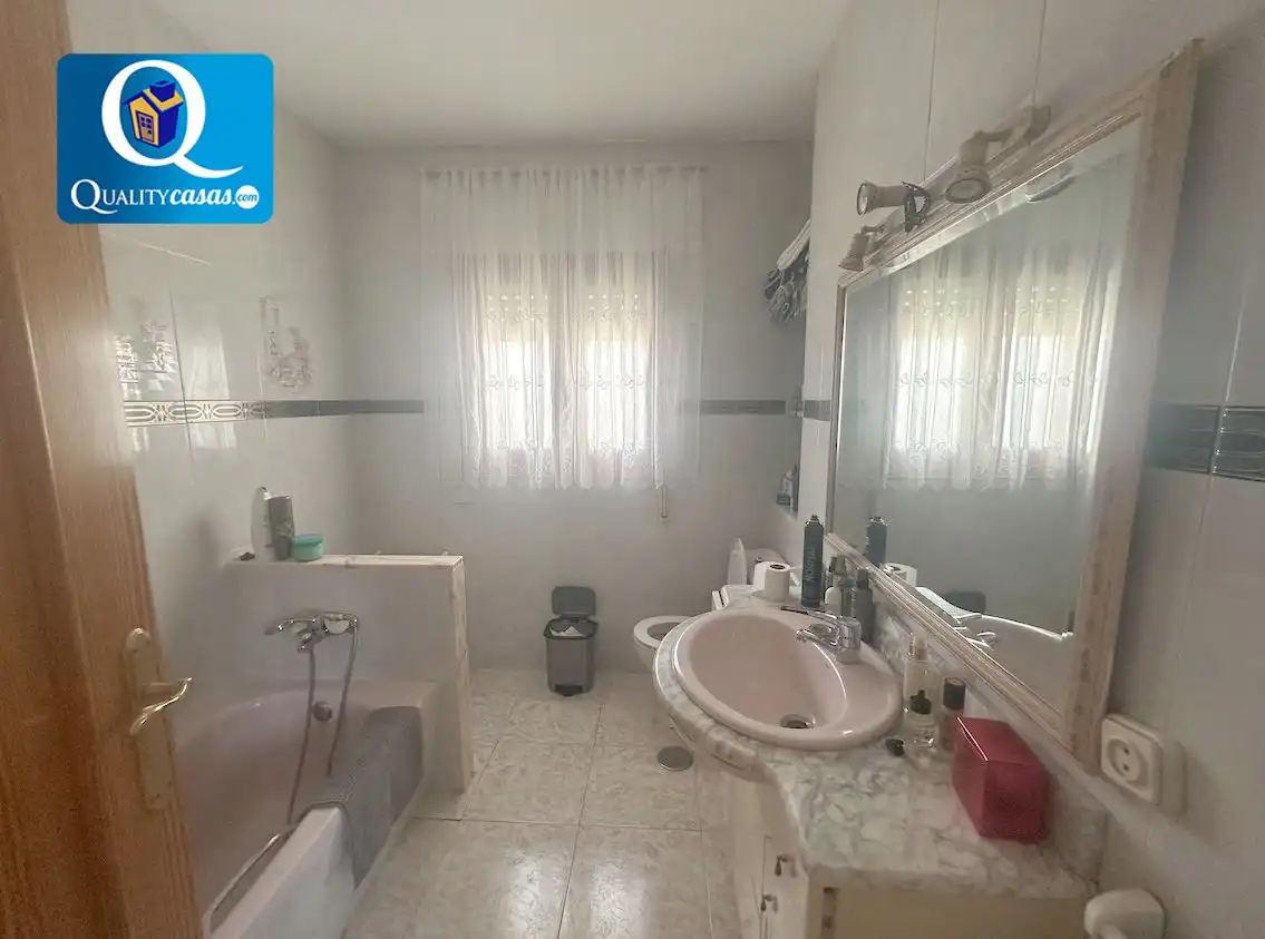 Baño de Casa o chalet en venta en Mutxamel con Aire acondicionado, Calefacción y Terraza