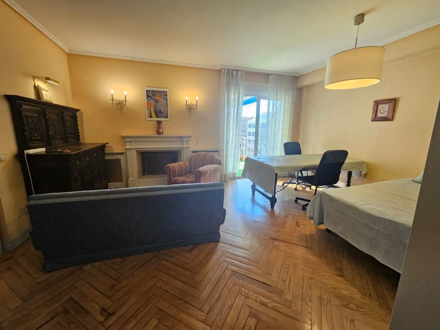 Sala d'estar de Pis per a compartir en Madrid amb Aire condicionat, Calefacció i Parquet