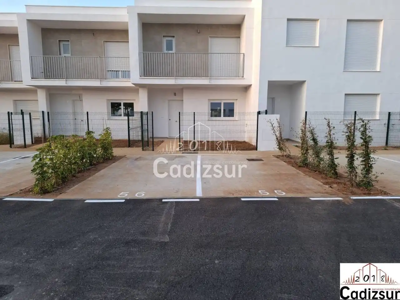 Parking de Casa adosada en venta en Puerto Real con Aire acondicionado, Calefacción y Jardín privado