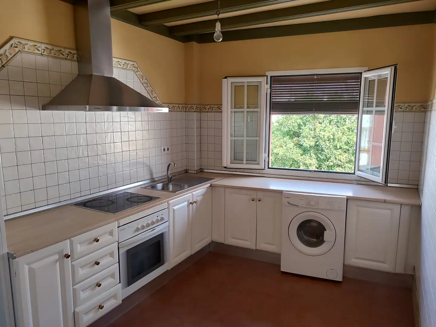 Cuina de Pis en venda en Utrera amb Aire condicionat, Calefacció i Terrassa