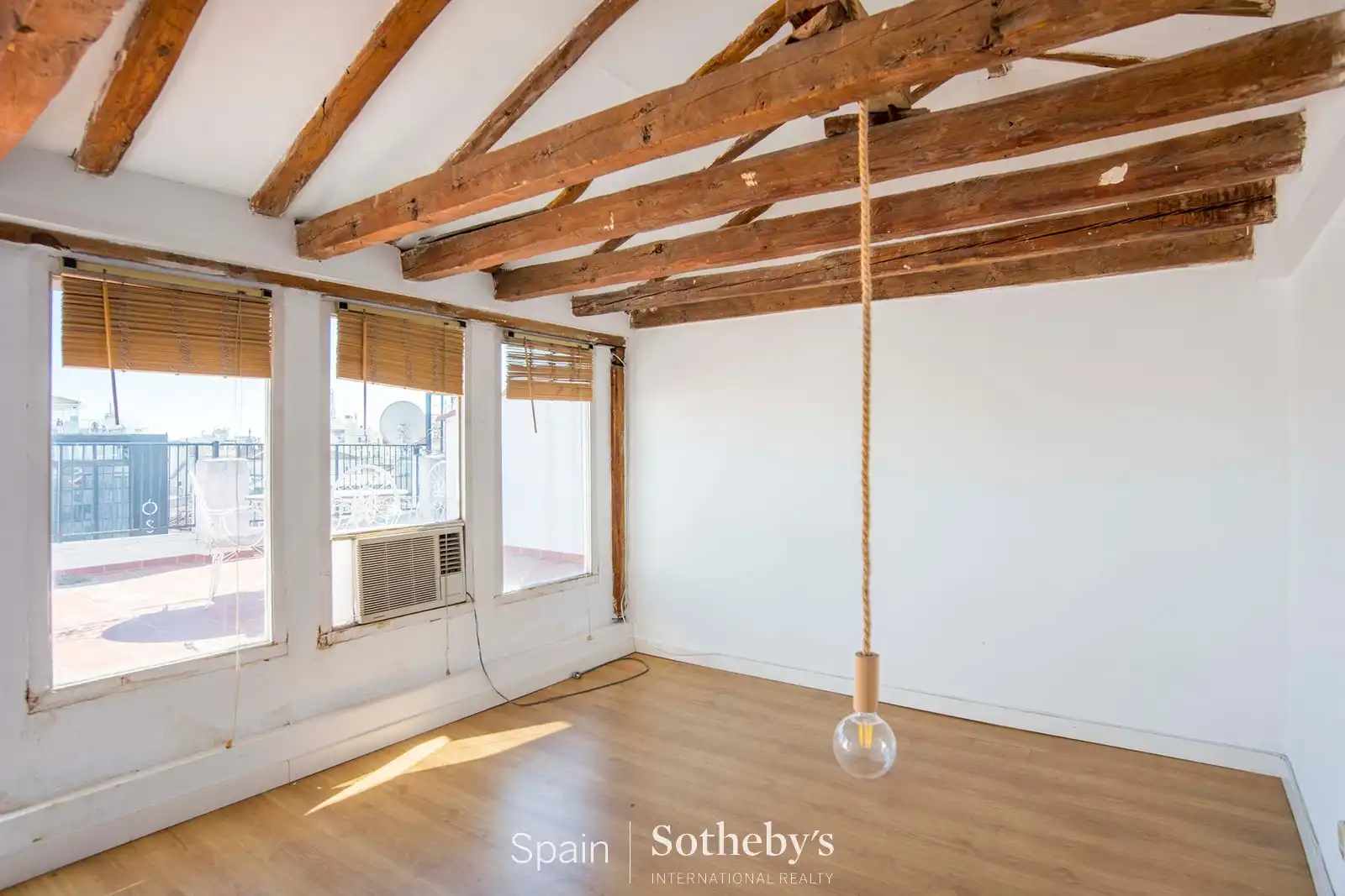 Attic for sale in Madrid  with Air Conditioner, Heating and Terrace