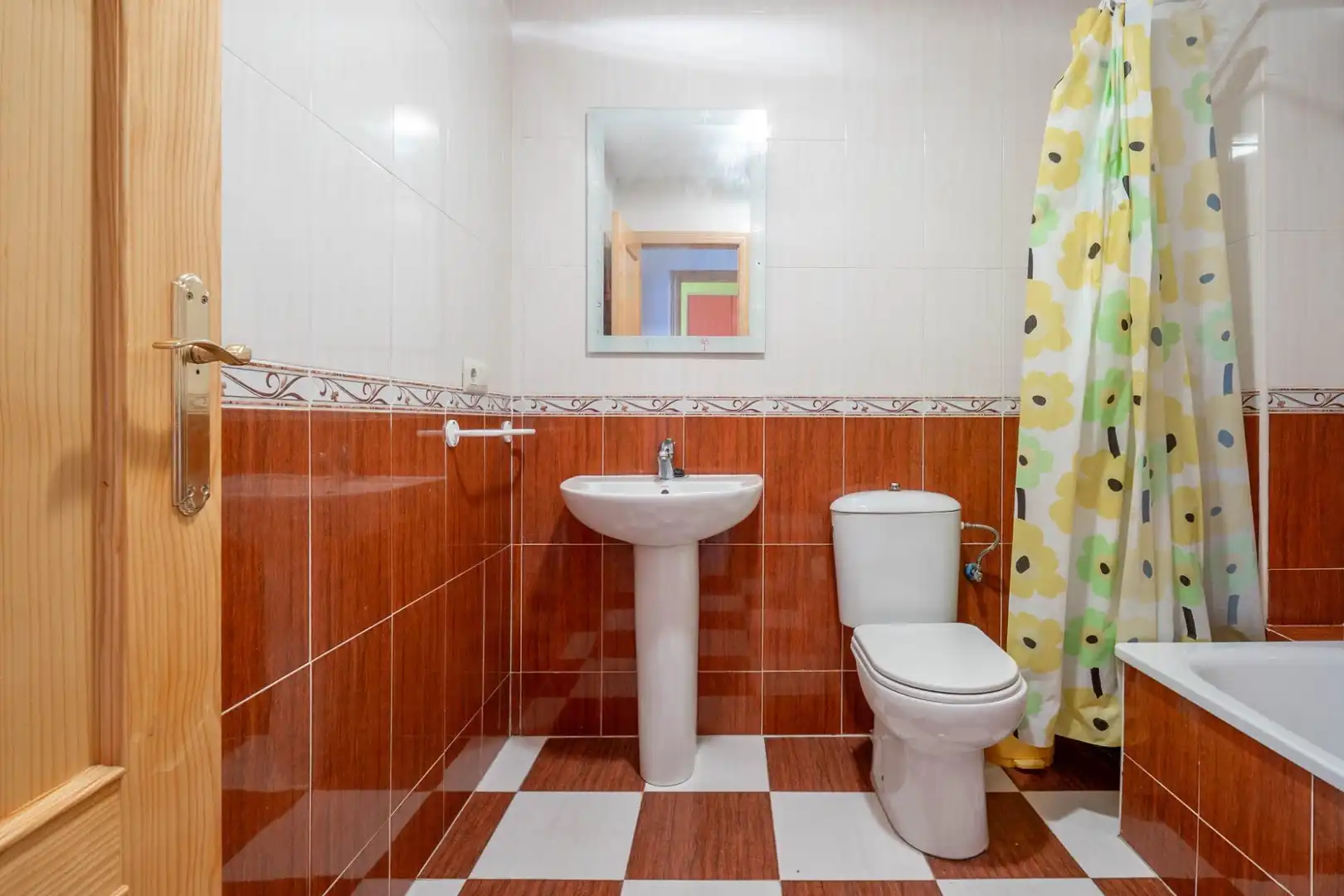 Bany de Pis en venda en Churriana de la Vega amb Piscina comunitària