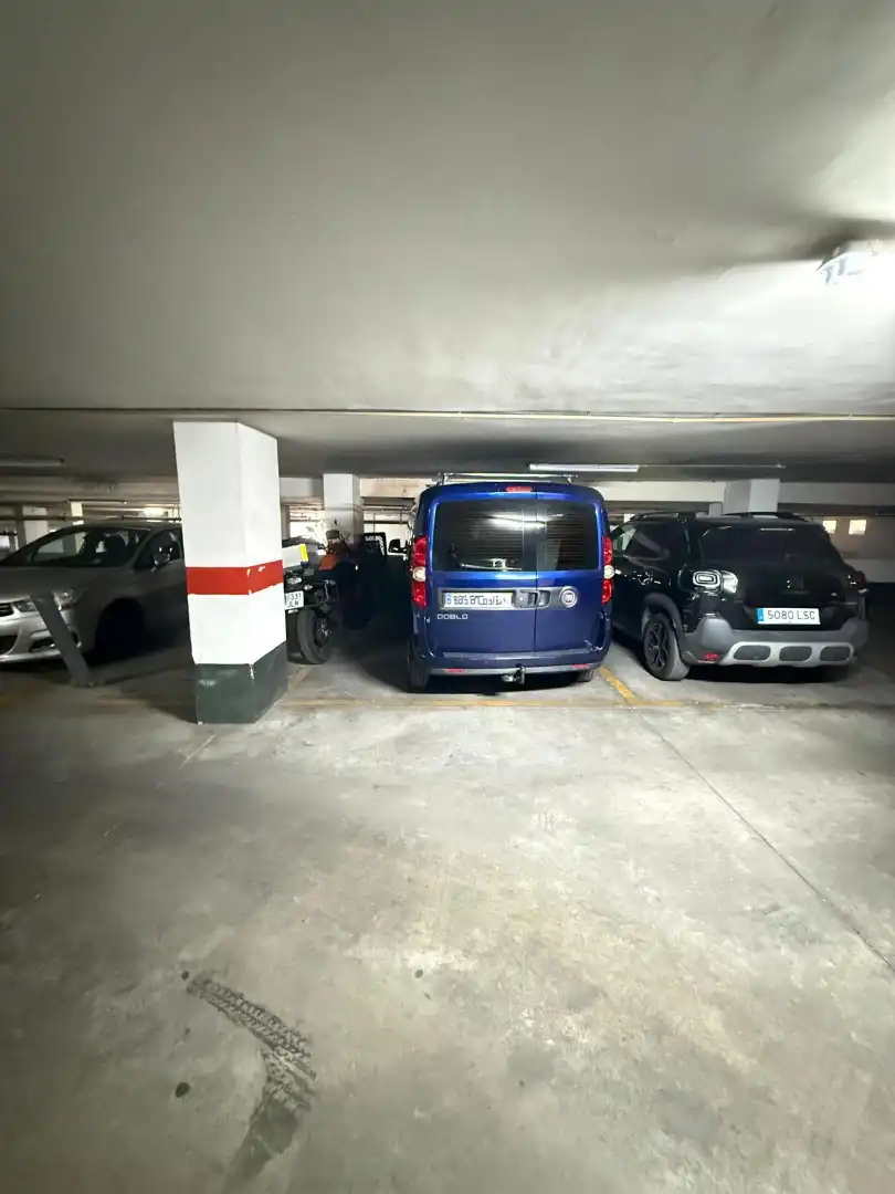 Aparcament de Pis en venda en Málaga amb Aire condicionat, Moblat i Forn