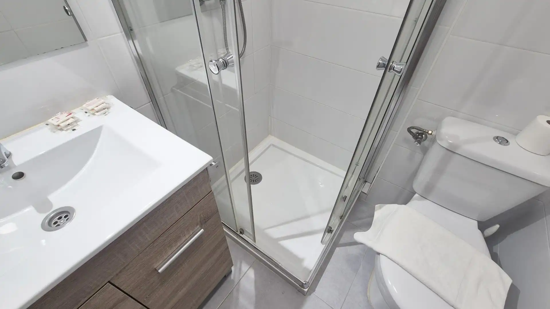 Baño de Estudio de alquiler en Salamanca con Calefacción, Amueblado y Balcón