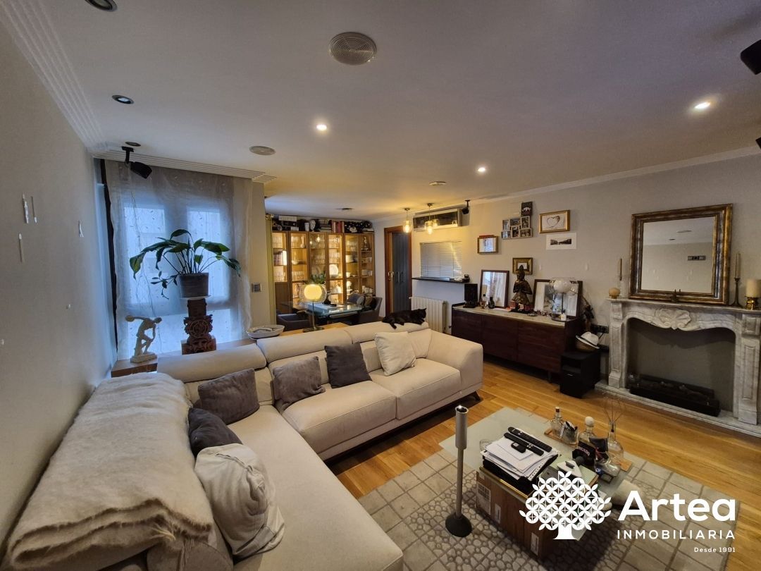 Living room of Flat for sale in Bilbao   with Air Conditioner and Heating