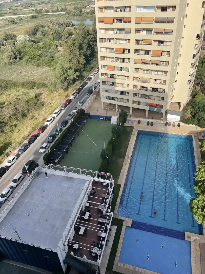 Piscina de Estudi en venda en La Pobla de Farnals amb Moblat