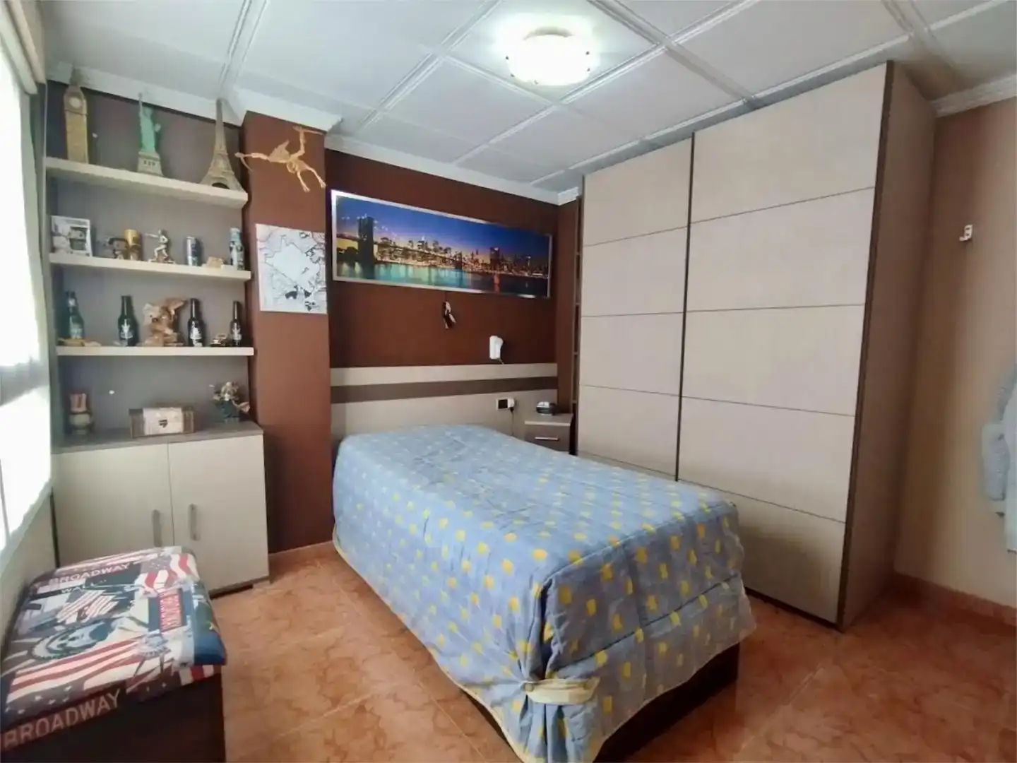 Bedroom of Flat for share in Elda  with Air Conditioner, Furnished and Balcony