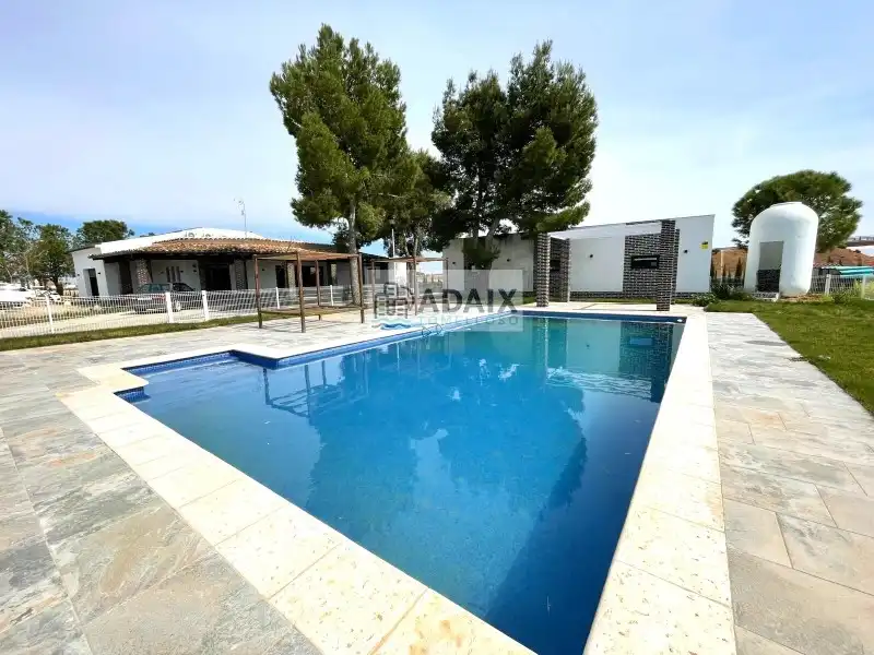 Swimming pool of Houses for sale in Tomelloso  with Air Conditioner, Heating and Swimming Pool