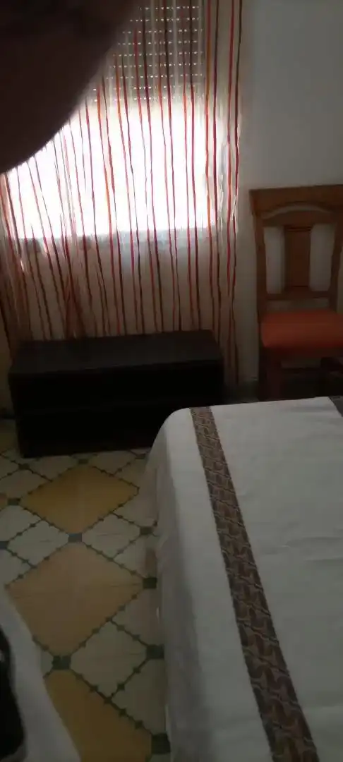 Habitación de Piso para compartir en Dos Hermanas con Aire acondicionado, Amueblado y Horno
