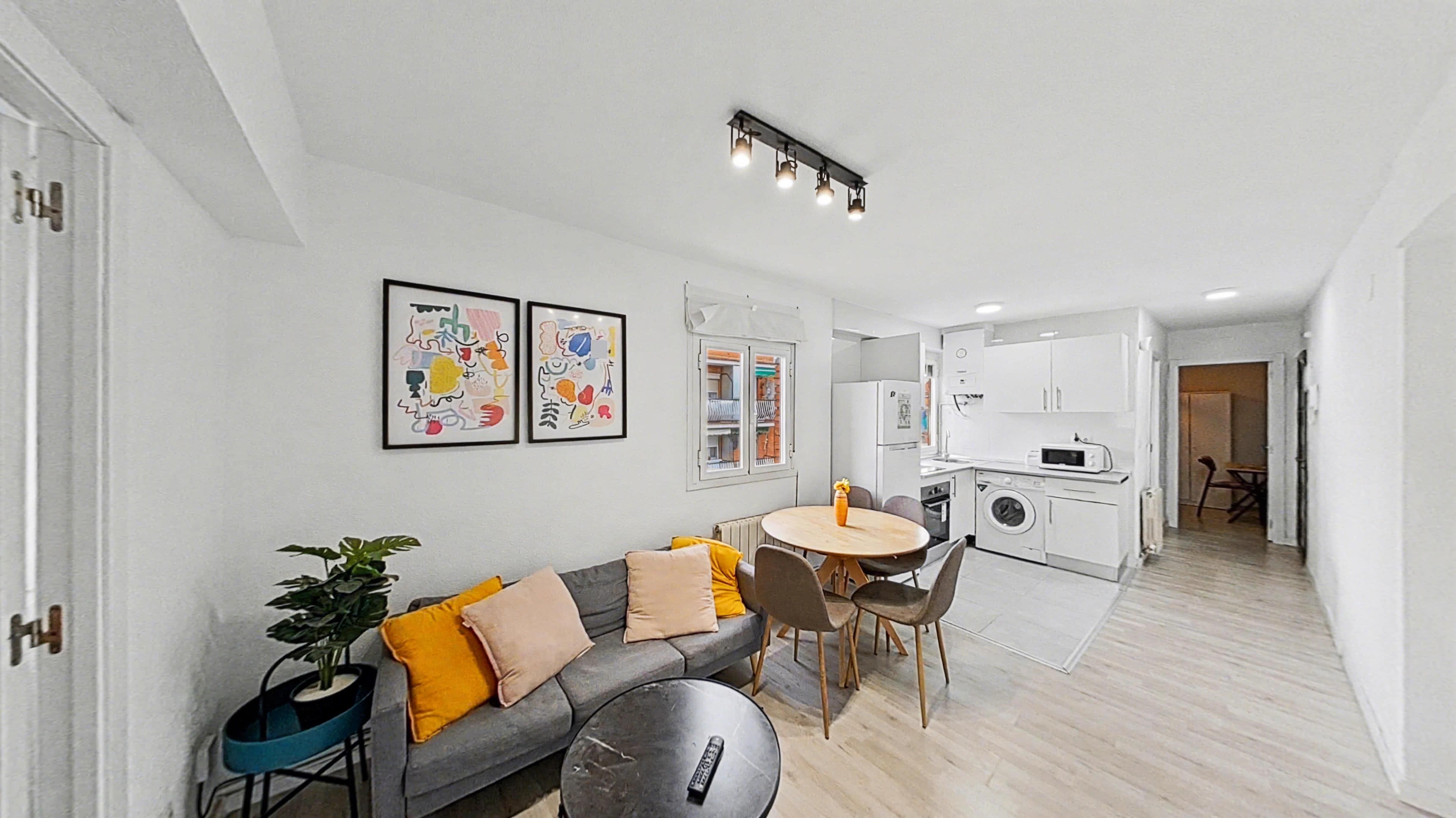 Living room of Flat to rent in  Madrid Capital  with Heating, Furnished and Oven