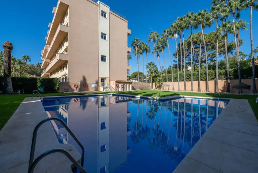 Schwimmbecken von Maisonette zum Verkauf in Marbella mit Klimaanlage, Möbliert und Internet