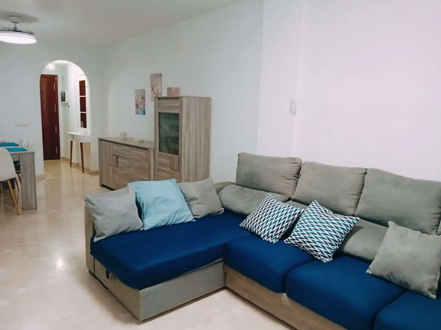 Sala d'estar de Pis de lloguer en Rincón de la Victoria amb Terrassa, Forn i Microones