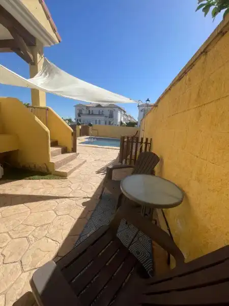 Terrassa de Casa o xalet en venda en Alhaurín de la Torre amb Terrassa i Piscina