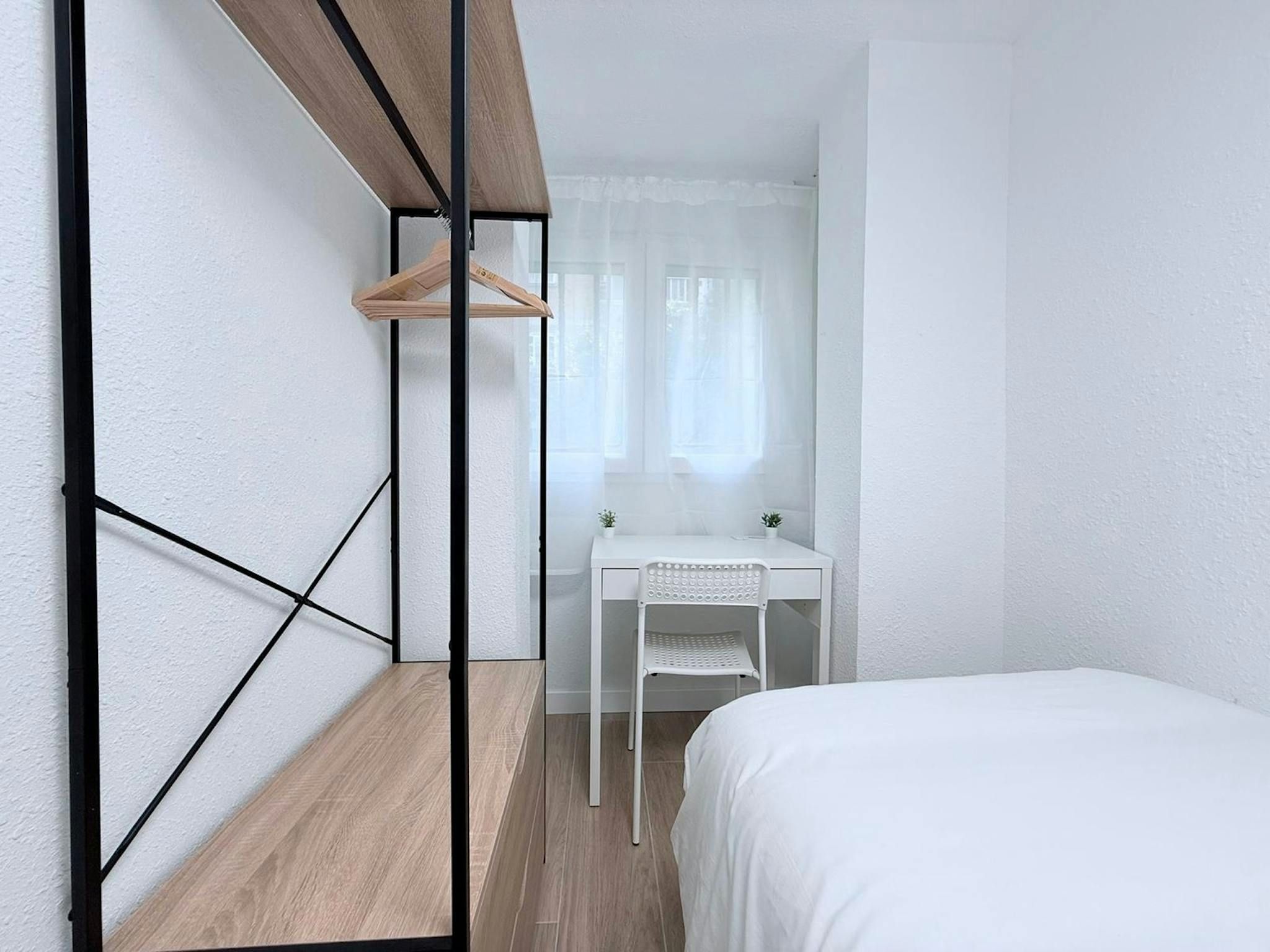 Bedroom of Flat to share in  Madrid Capital  with Heating, Furnished and Washing machine