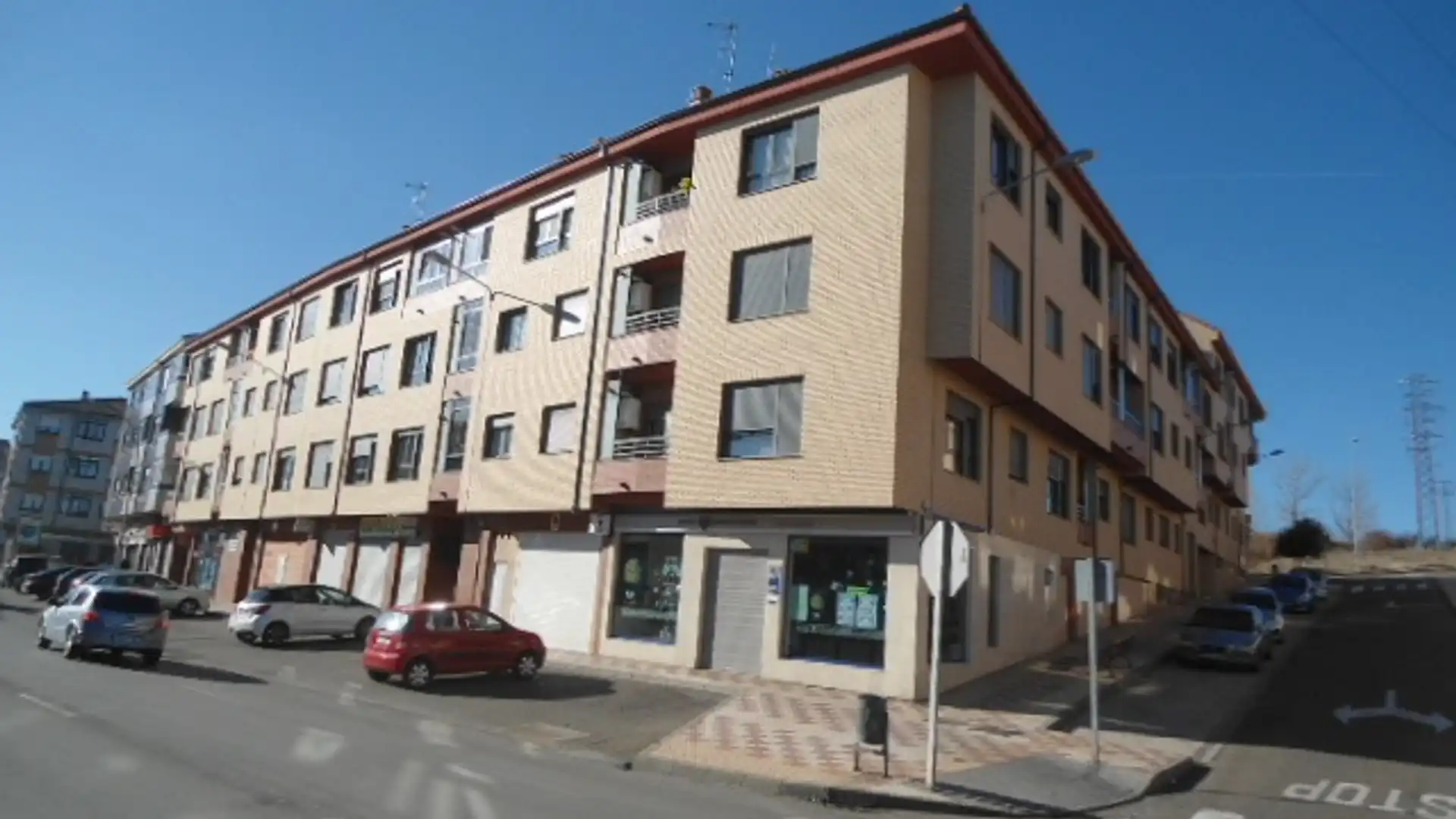 Vista exterior de Piso en venta en Villaquilambre con Trastero