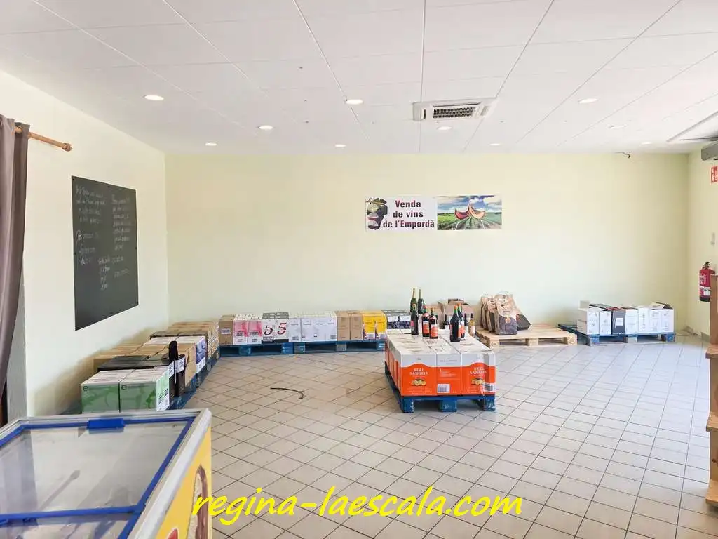 Locale commerciale in vendita a Riells, imagen 4