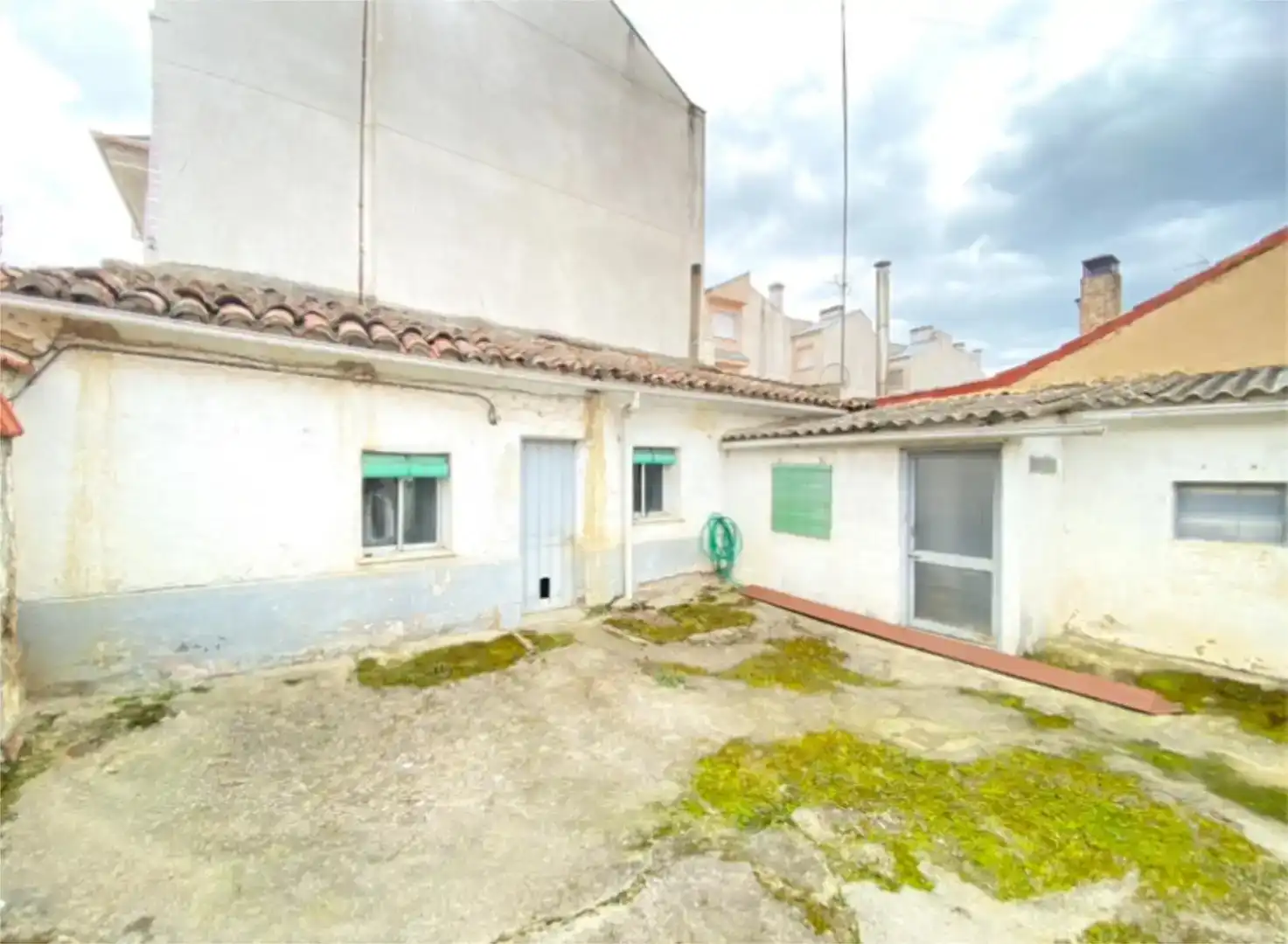 Vista exterior de Casa adosada en venda en Palencia