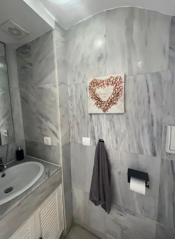 Badezimmer von Maisonette zur Miete in Marbella mit Klimaanlage, Heizung und Möbliert