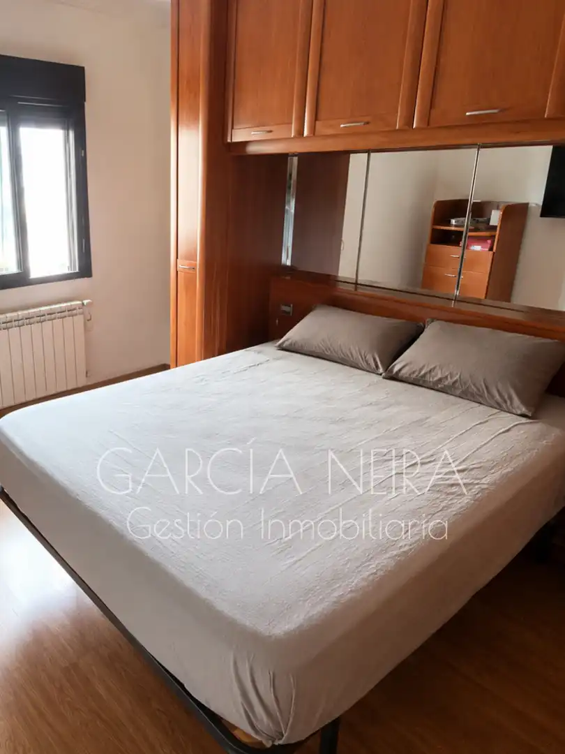 Habitación de Piso en venta en Oviedo  con Amueblado y Lavadora