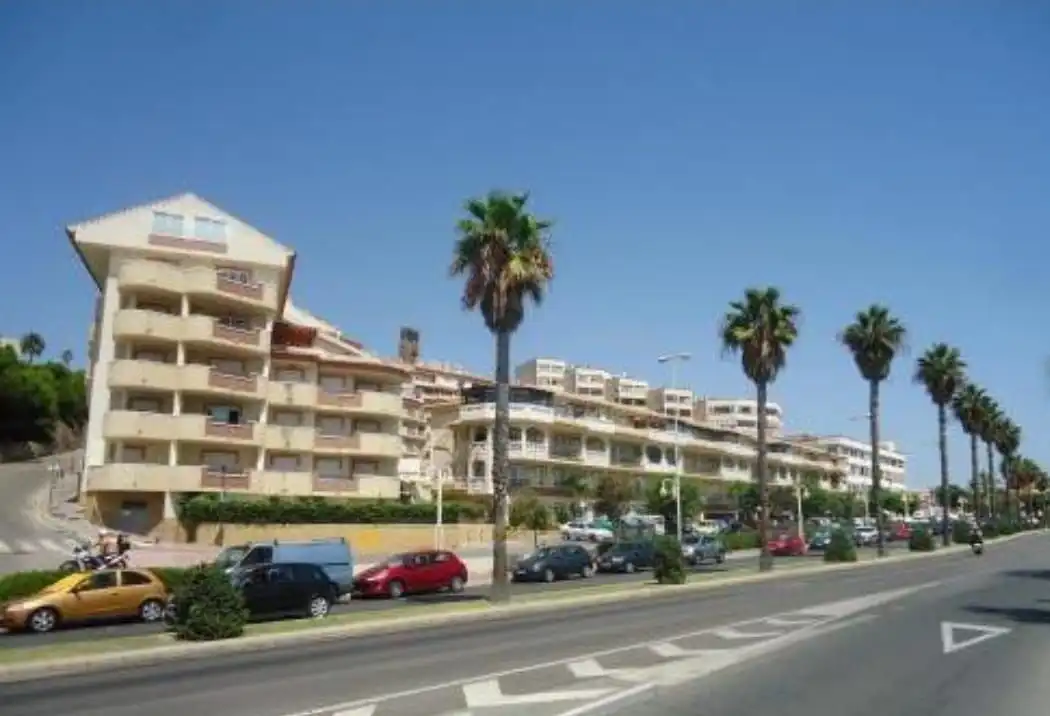 Vista exterior de Apartament de lloguer en Benalmádena amb Terrassa i Piscina comunitària