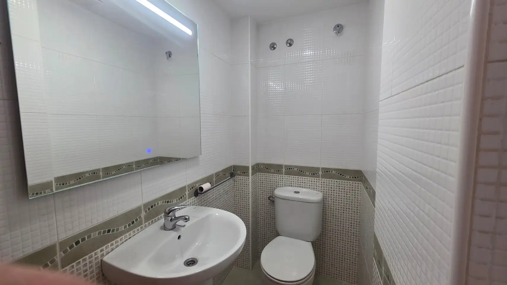 Bathroom of Flat for sale in Pedreguer  with Air Conditioner, Heating and Terrace