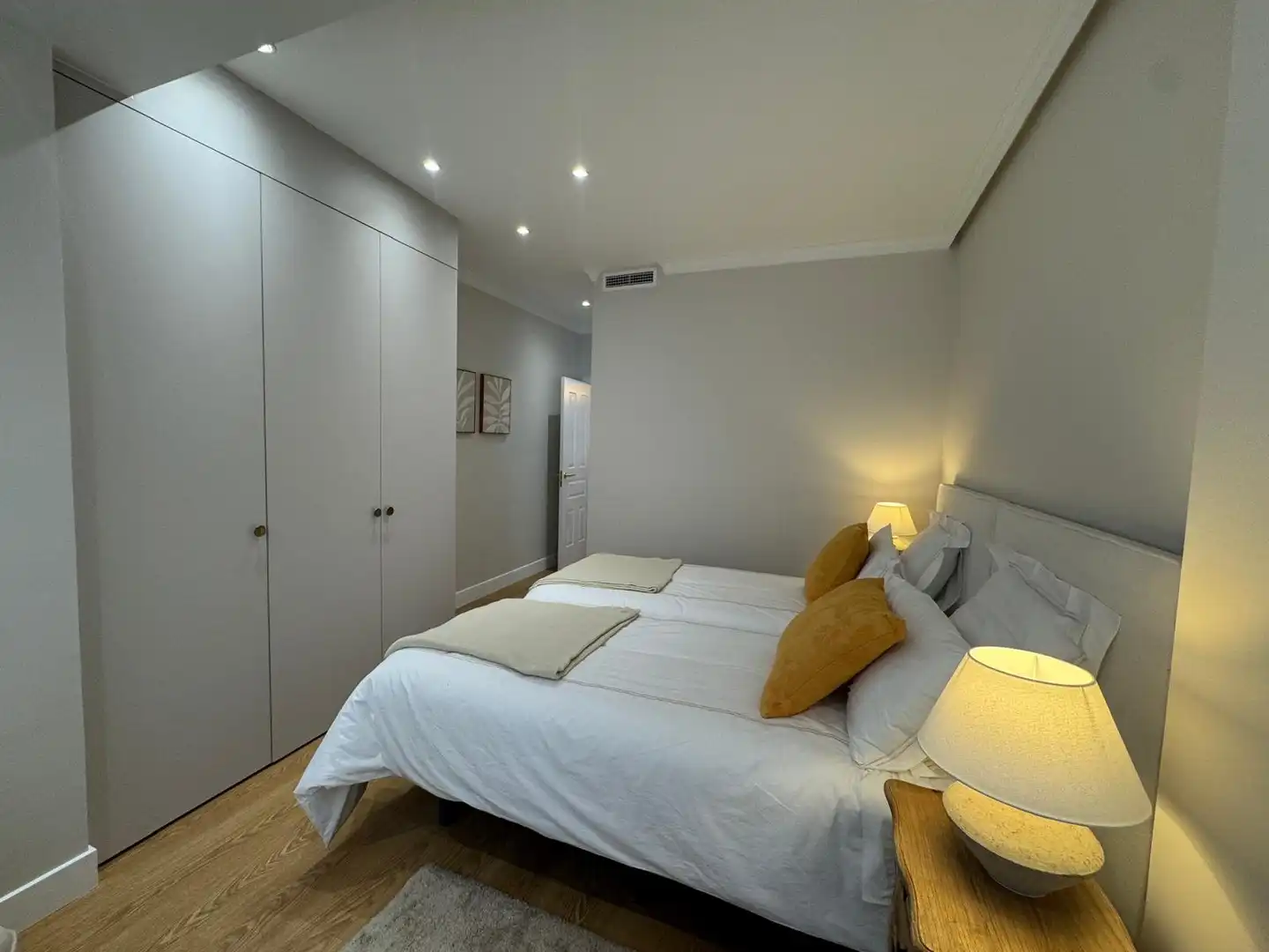Schlafzimmer von Wohnung zur Miete in Madrid mit Klimaanlage, Heizung und Terrasse