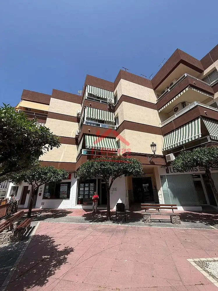 Vista exterior de Apartamento en venta en Nerja con Terraza