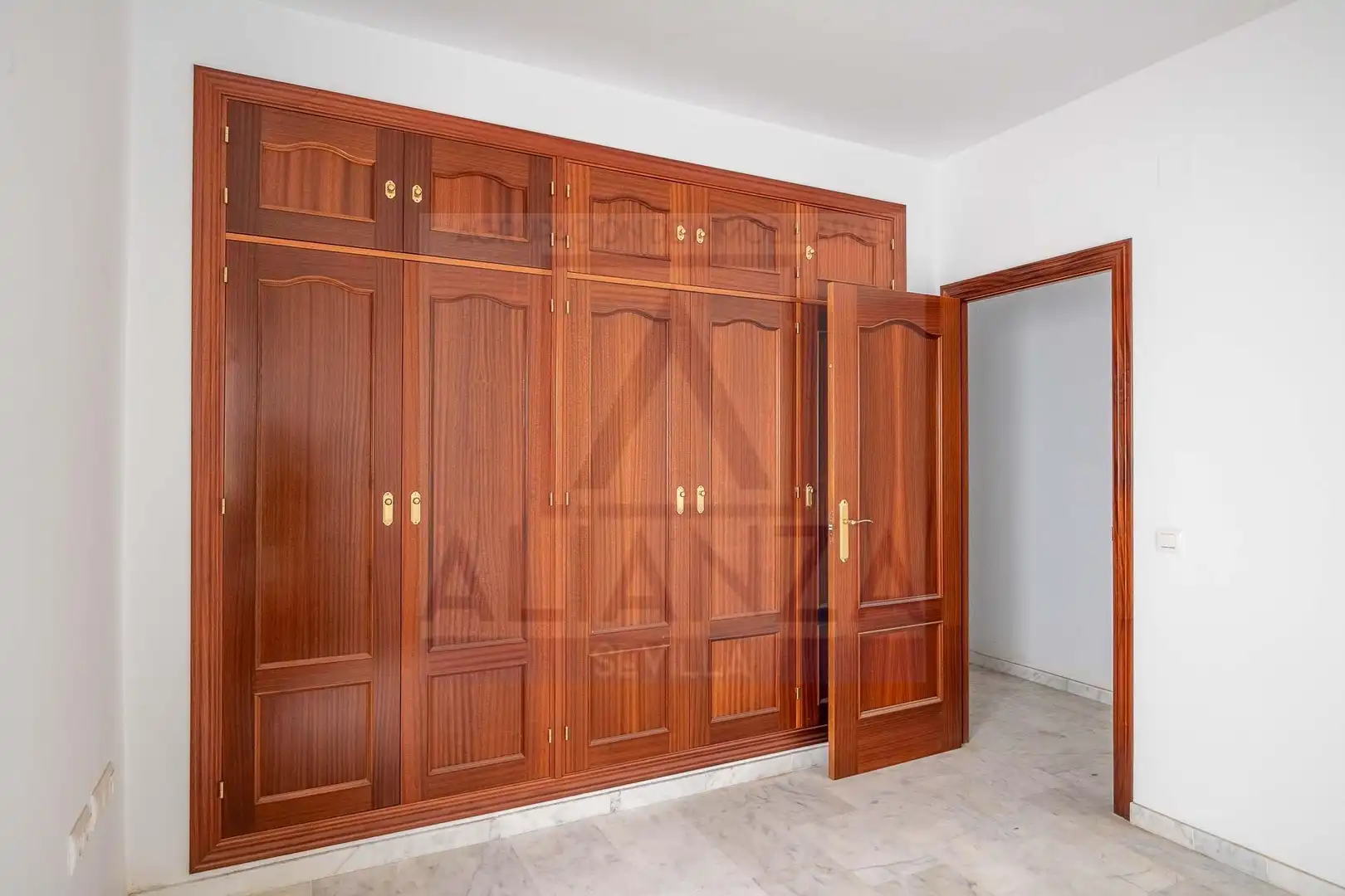 Gebäude zum Verkauf in CORDOBA, 14, La Algaba