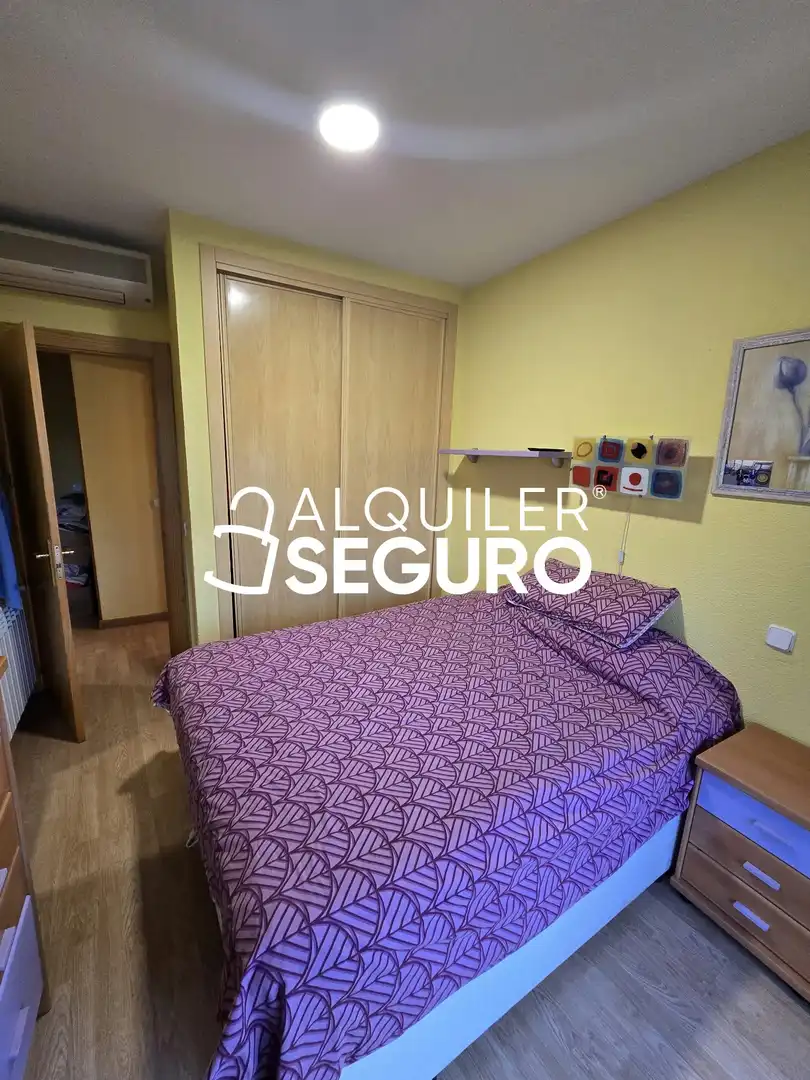 Schlafzimmer von Wohnung zur Miete in Latina