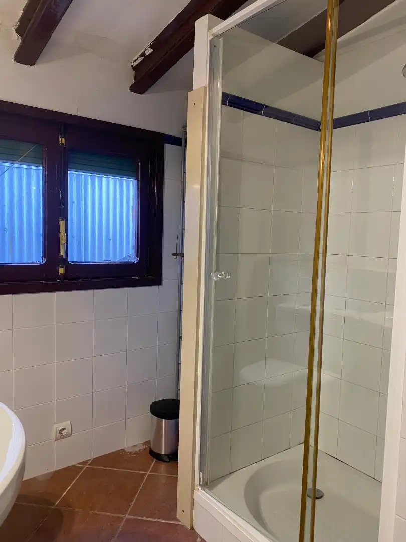 Baño de Finca rústica en venta en Riudecanyes con Calefacción, Terraza y Amueblado