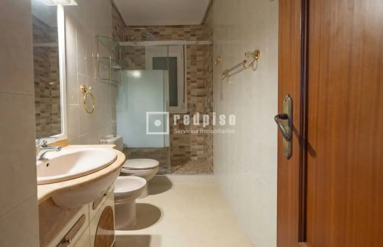 Bathroom of Houses for sale in Villa del Prado  with Heating, Private garden and Terrace