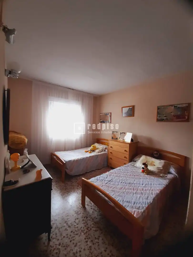 Dormitori de Casa o xalet en venda en Valdaracete amb Calefacció, Jardí privat i Terrassa