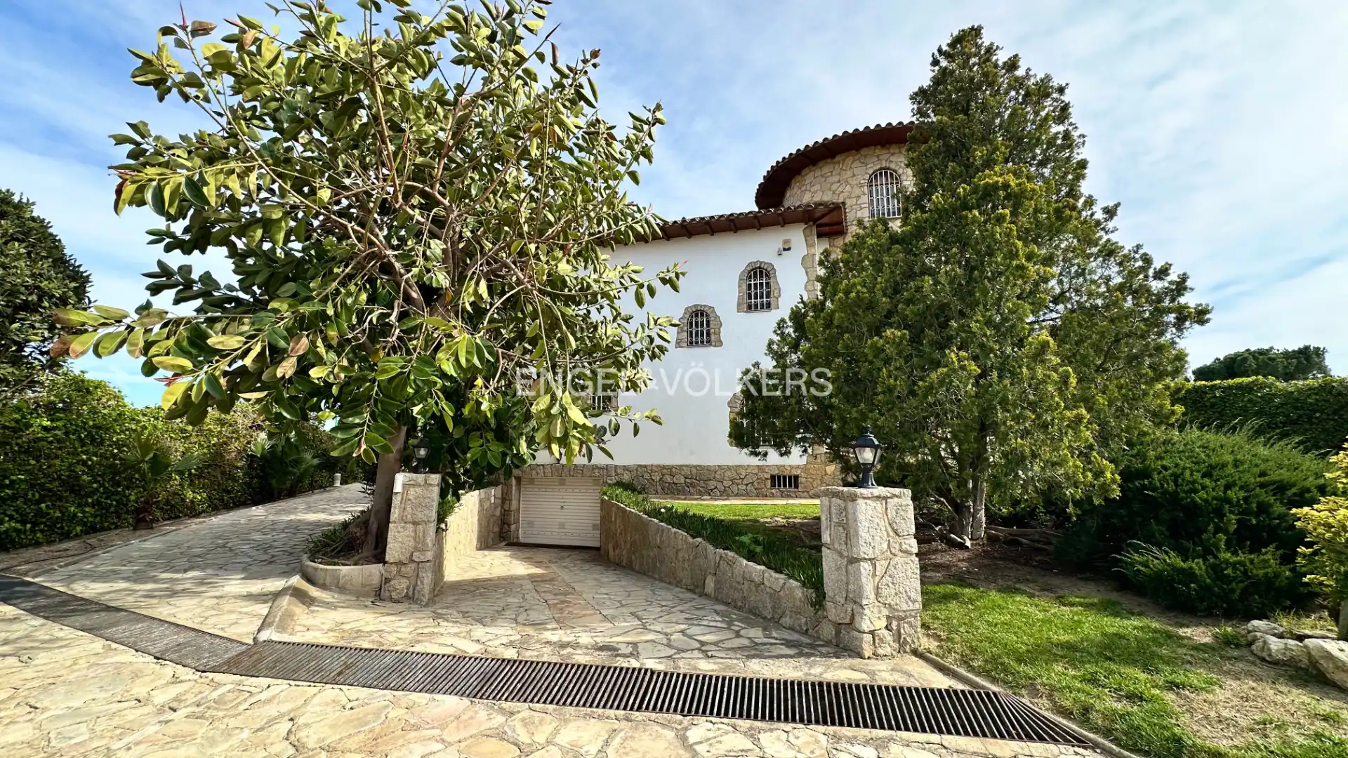 Außenansicht von Haus oder Chalet zum Verkauf in Mont-roig del Camp mit Klimaanlage, Heizung und Privatgarten