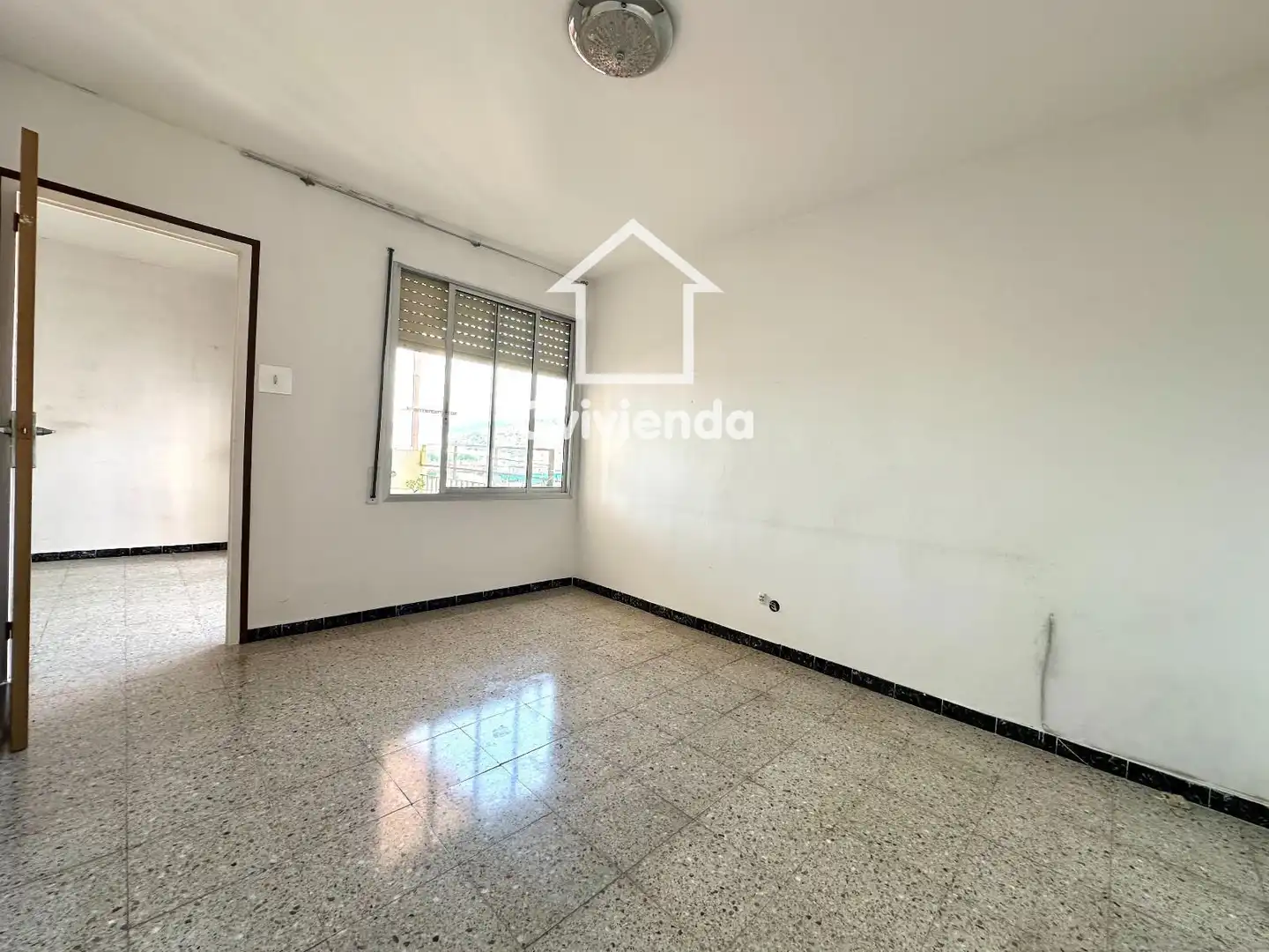Vista exterior de Ático en venta en Santa Coloma de Gramenet con Calefacción
