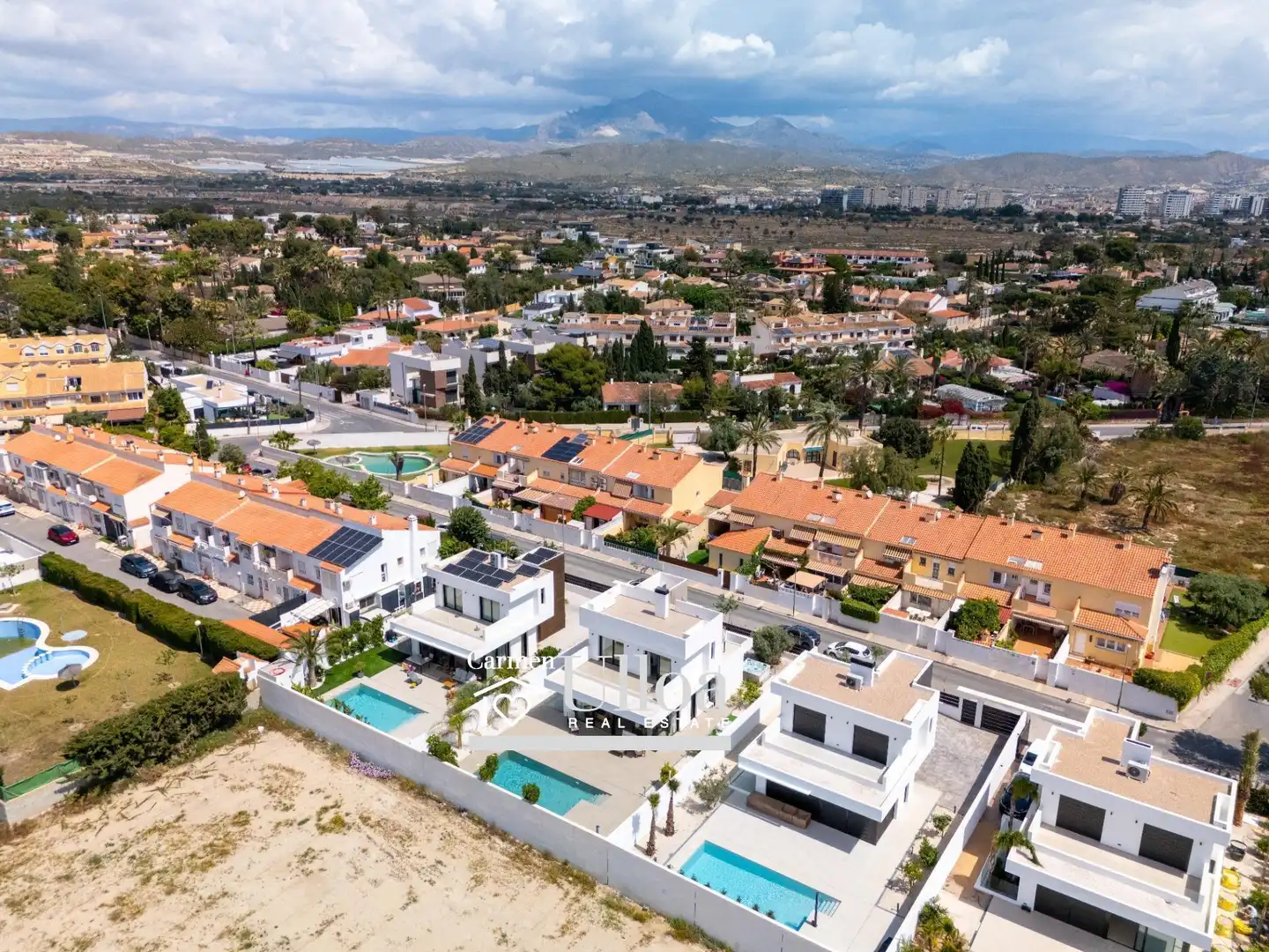 Vista exterior de Casa o xalet en venda en Sant Joan d'Alacant amb Aire condicionat, Calefacció i Terrassa