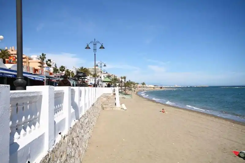 Vista exterior de Apartament en venda en Benalmádena amb Aire condicionat, Calefacció i Parquet