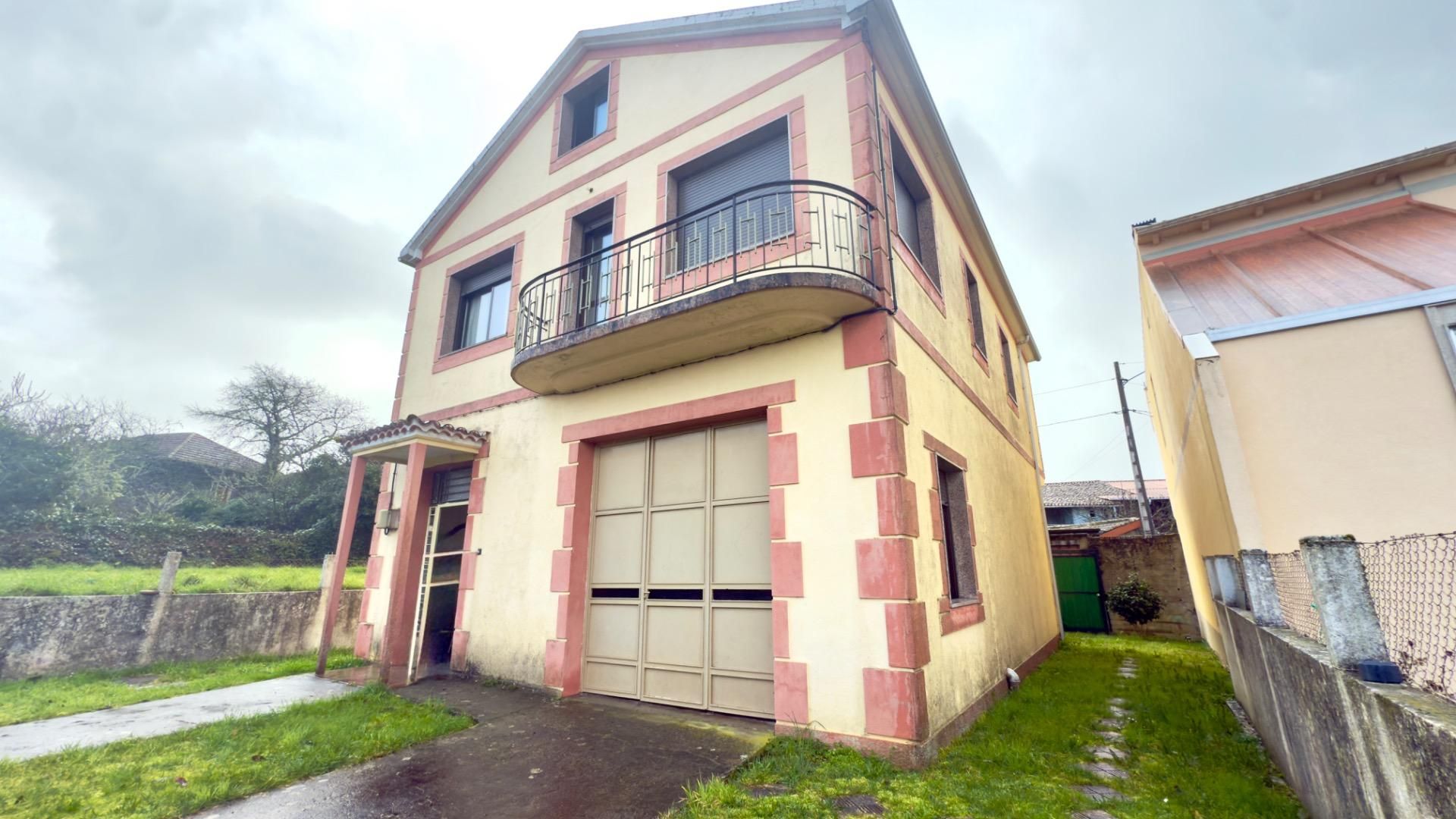 Vista exterior de Casa o xalet en venda en Ramirás amb Jardí privat, Moblat i Balcó