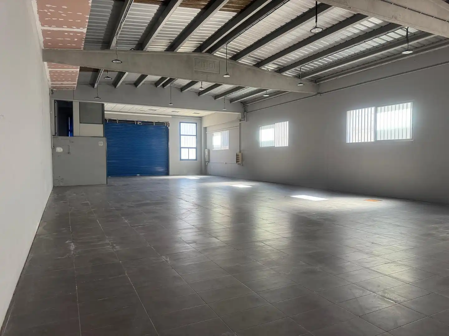 Nau industrial de lloguer en Tàrrega