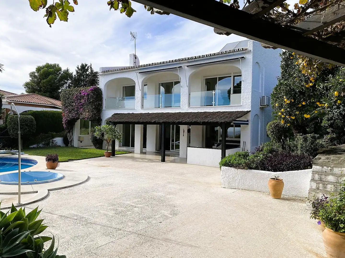 Chalet con piscina en venta en Calle Hernán Cortés 3, imagen 2