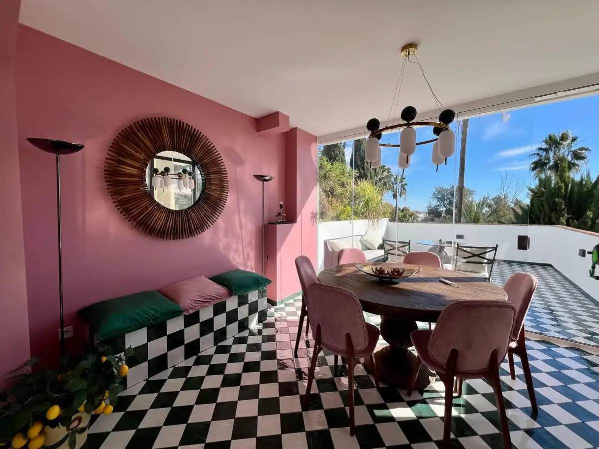 Menjador de Apartament de lloguer en Marbella amb Aire condicionat, Calefacció i Moblat