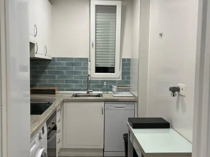Cuina de Pis de lloguer en Santander amb Calefacció, Parquet i Moblat
