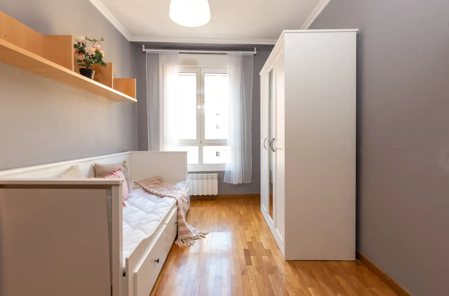 Habitación de Piso en venta en Oviedo  con Calefacción, Parquet y Trastero