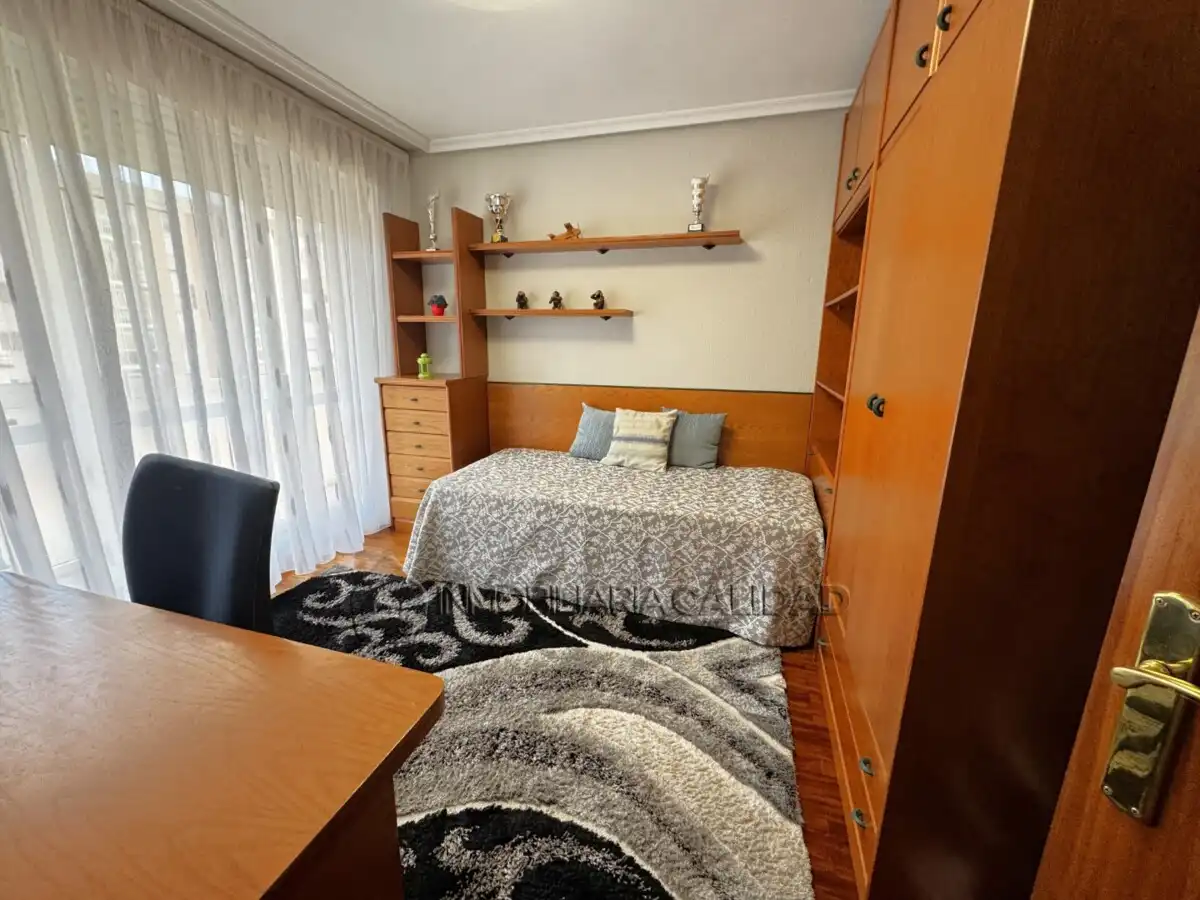 Habitación de Piso en venta en Burgos con Calefacción, Terraza y Trastero